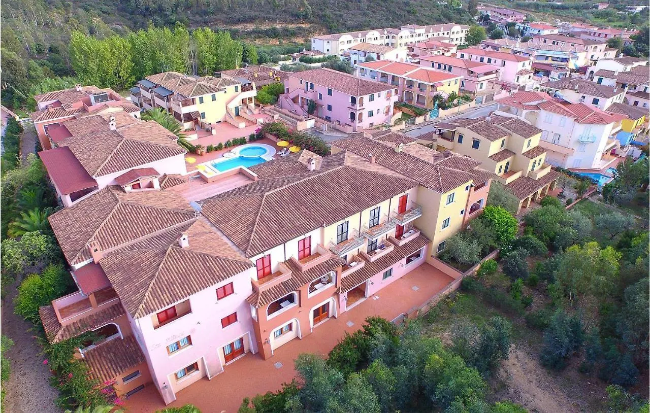 Cozy Apartment In Orosei With Wifi 0*,